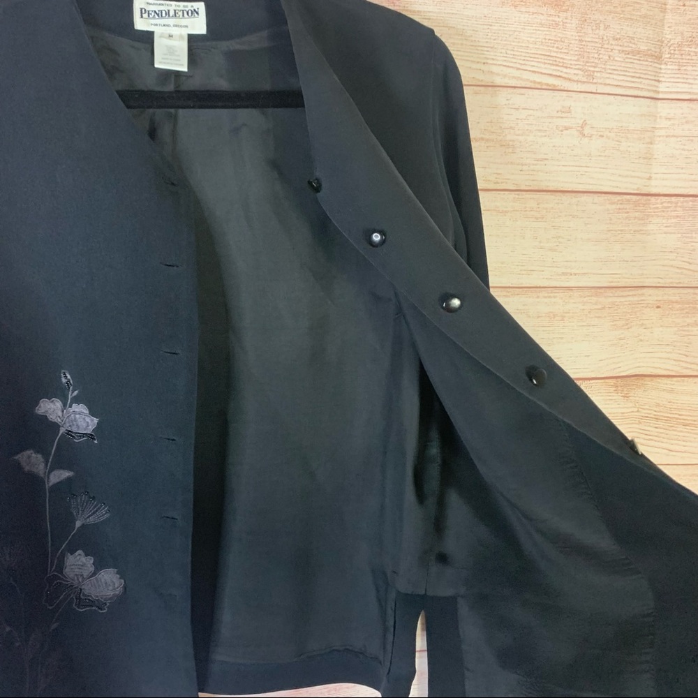 Pendleton Black Blazer Size Medium - image 4